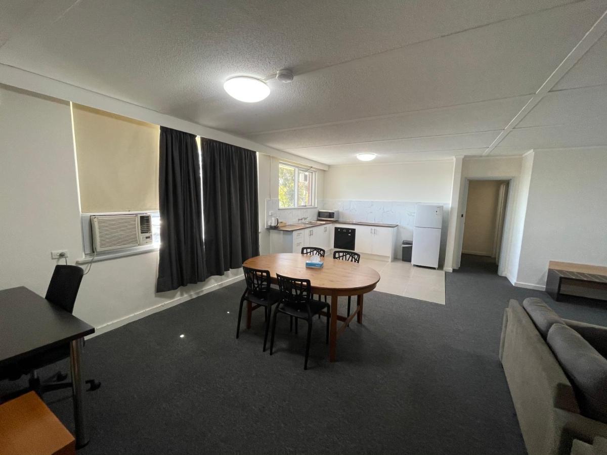 Parkside Inn Motel Melbourne Buitenkant foto